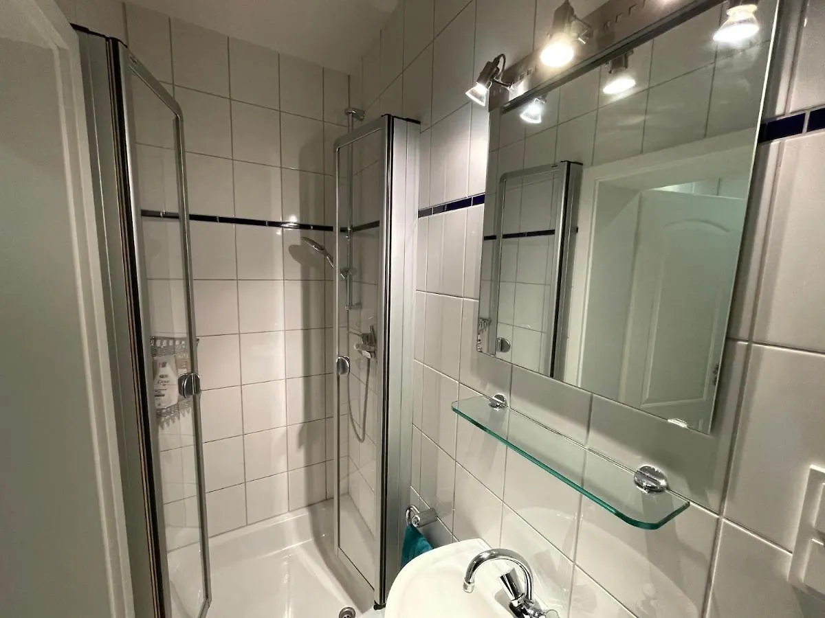 Bienvenidus - Self Service Apartment - Apartment Zur Selbstversorgung - Das Messezimmer - Duesseldorf 0*, Düsseldorf Deutschland