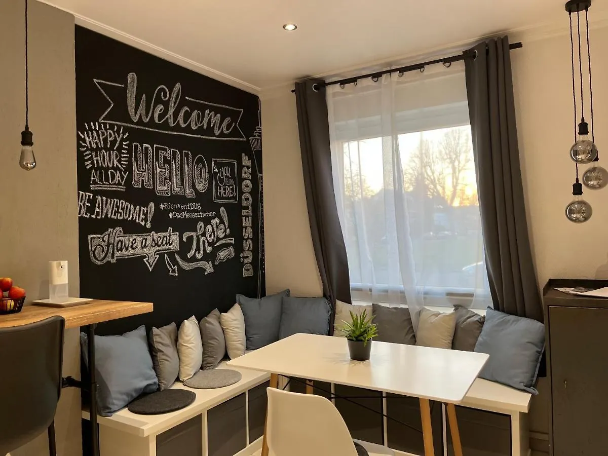 Bienvenidus - Self Service Apartment - Apartment Zur Selbstversorgung - Das Messezimmer - Duesseldorf Gasthof Düsseldorf