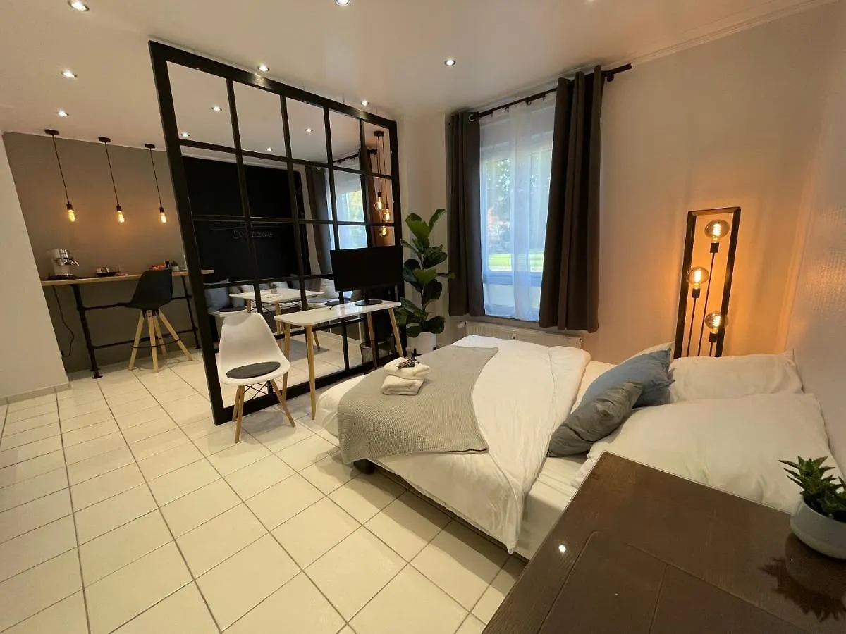 Bienvenidus - Self Service Apartment - Apartment Zur Selbstversorgung - Das Messezimmer - Duesseldorf