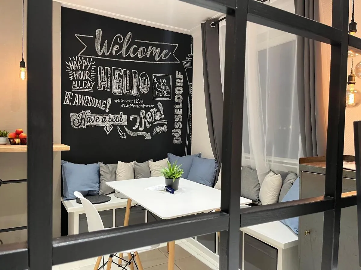 Gasthof Bienvenidus - Self Service Apartment - Apartment Zur Selbstversorgung - Das Messezimmer - Duesseldorf